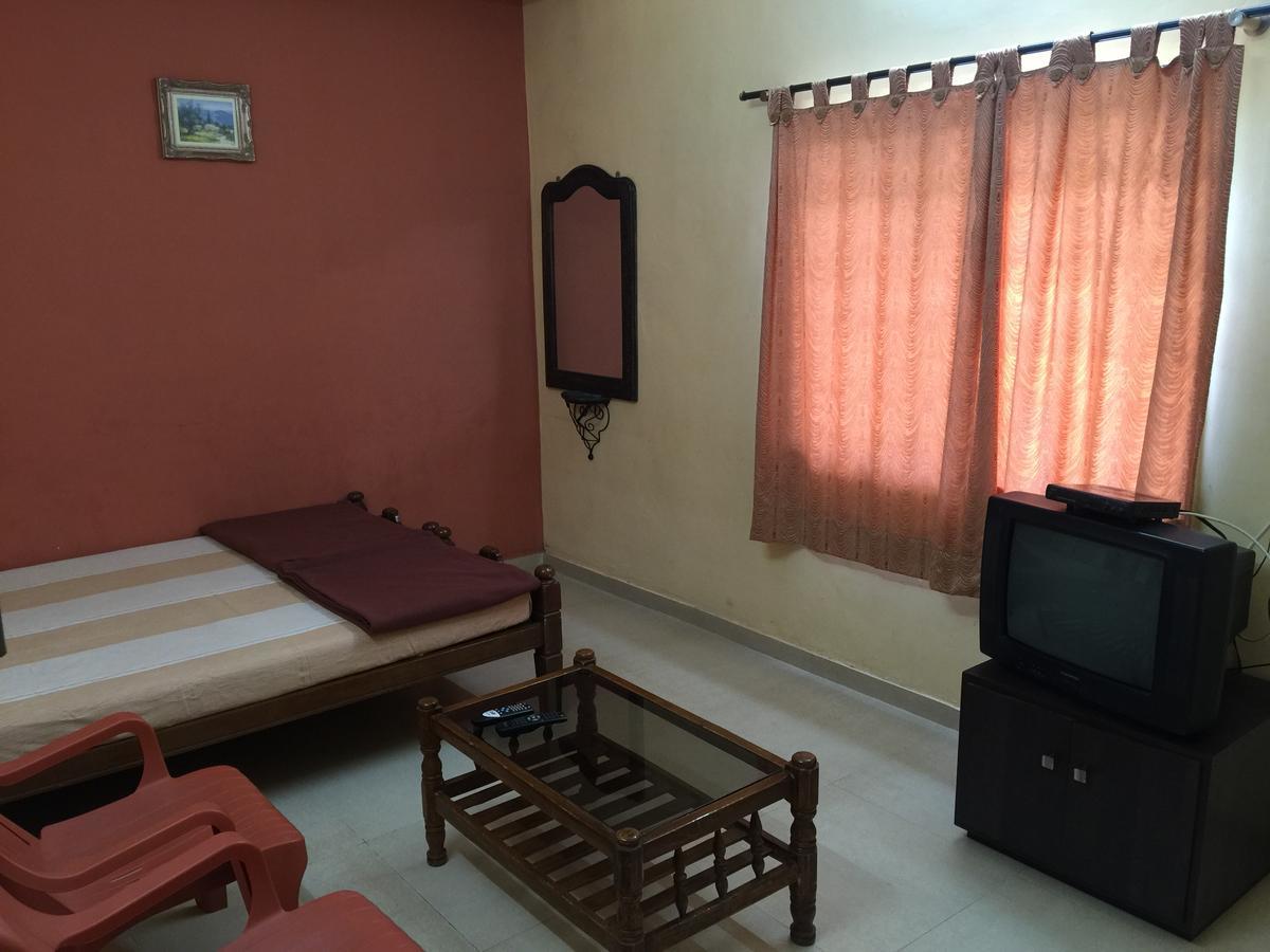 Mtdc Approved Mohiniraj Guest House Nashik Esterno foto